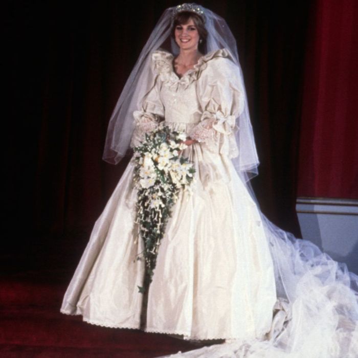 Where is princess diana's wedding dress