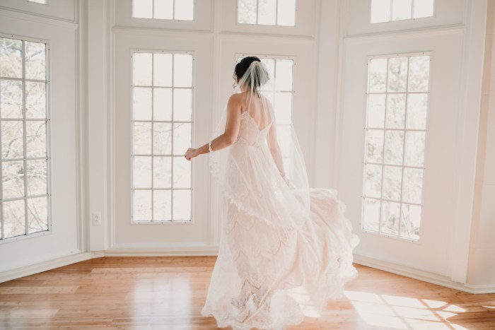 How to clean a wedding dress at home