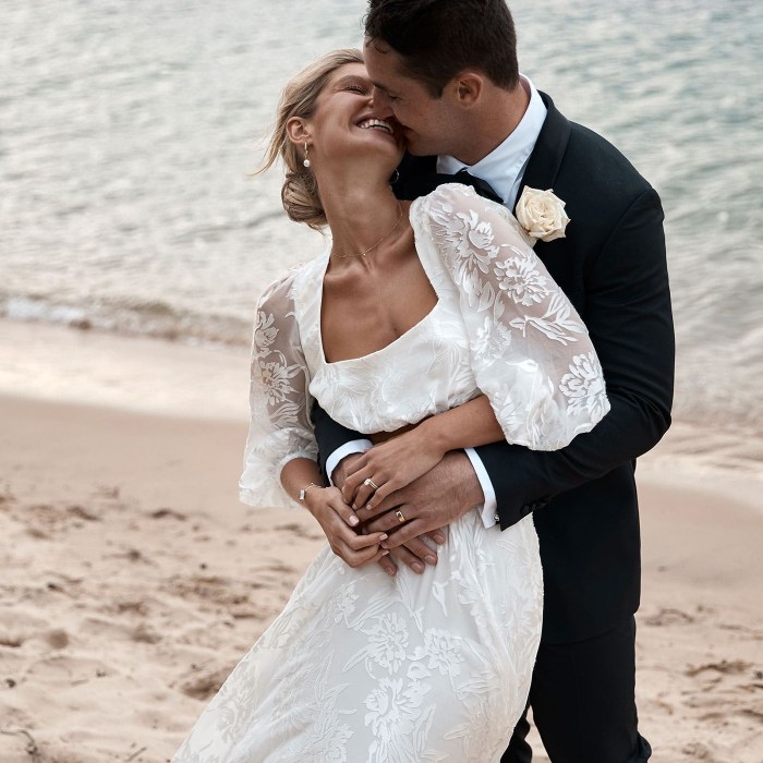 Women beach wedding dress