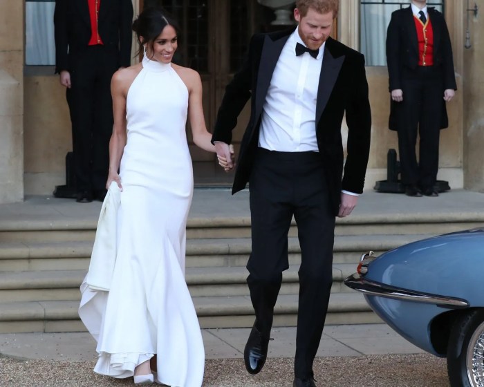 What size is meghan markle's wedding dress