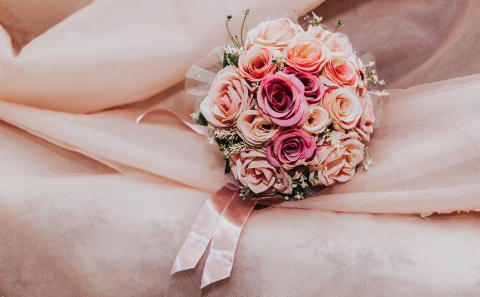 Wedding dresses with flower